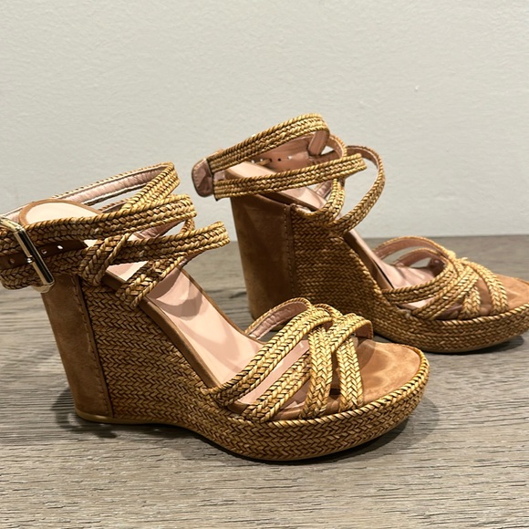Stuart Weitzman wedge sandals in camel size 6.5 - Picture 1 of 4